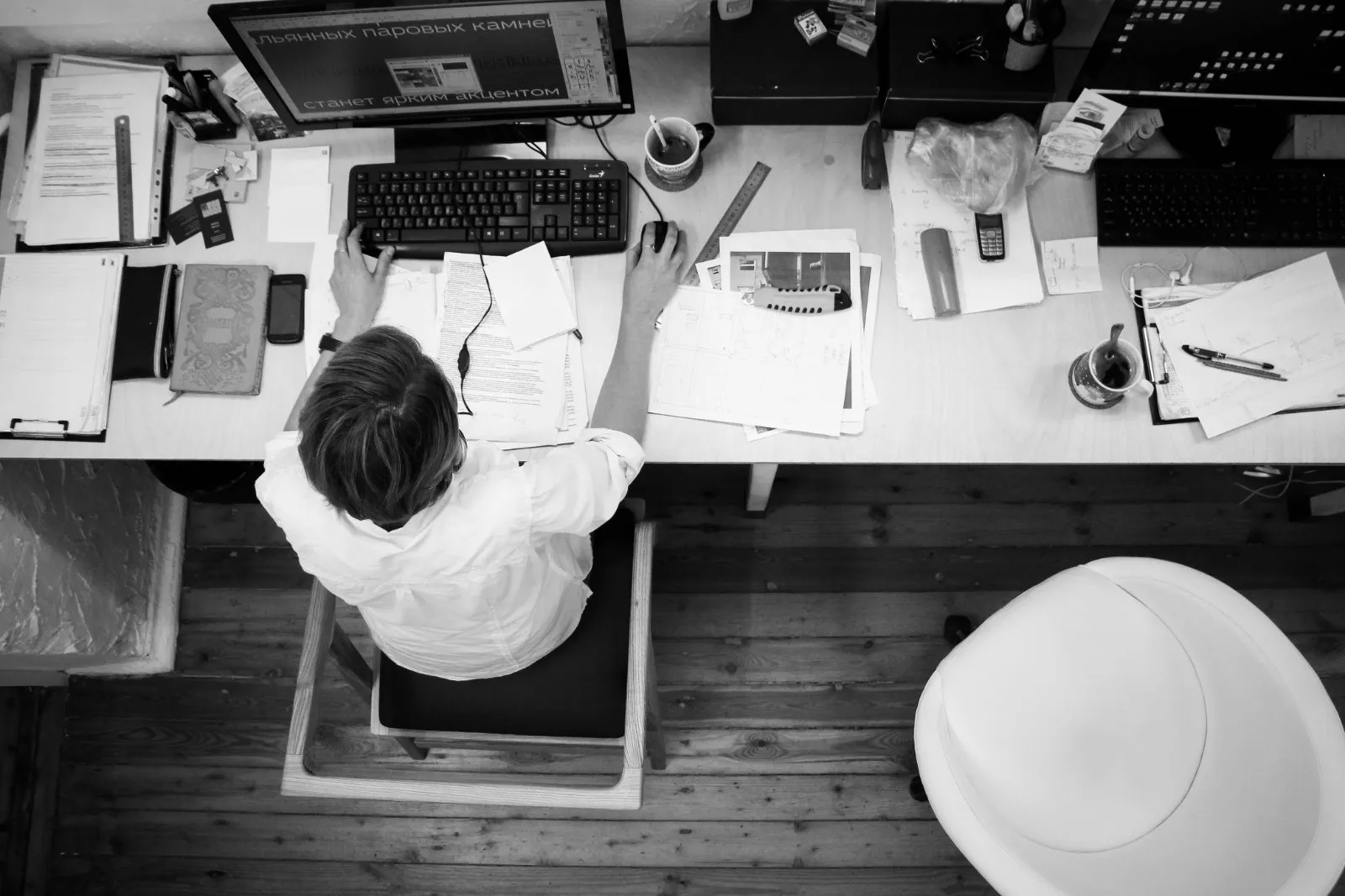 A messy desk — the problem ALTR addresses